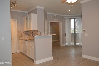 Building Photo - 1701 E Colter St