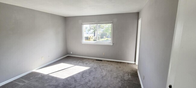 Building Photo - 4470 John Jay Ln