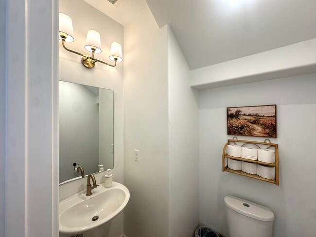 Building Photo - 655 S Lesina Hts Dr