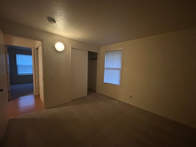 Building Photo - 5888 Shannon Ave