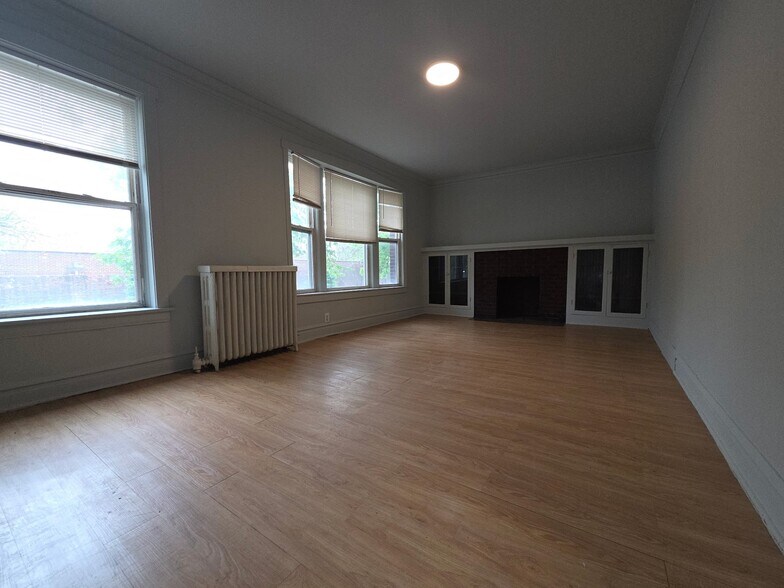 Building Photo - 6657 S Minerva Ave