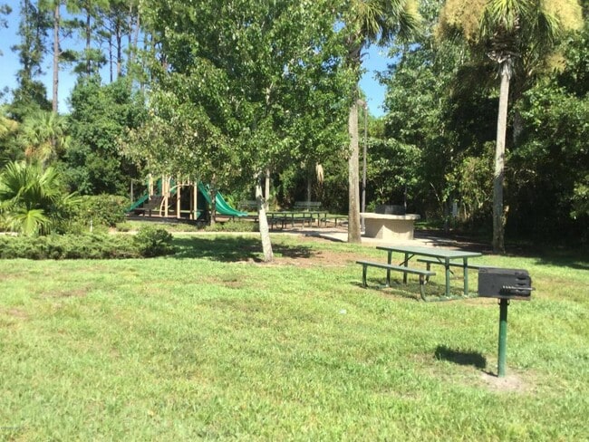 Building Photo - First floor, 3BR/2BA with garage Villa San Marco Condo