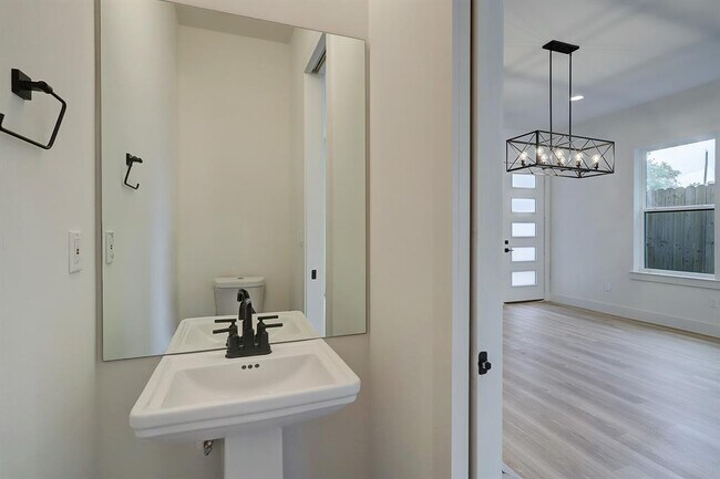 Building Photo - 4304 Sondick Ct