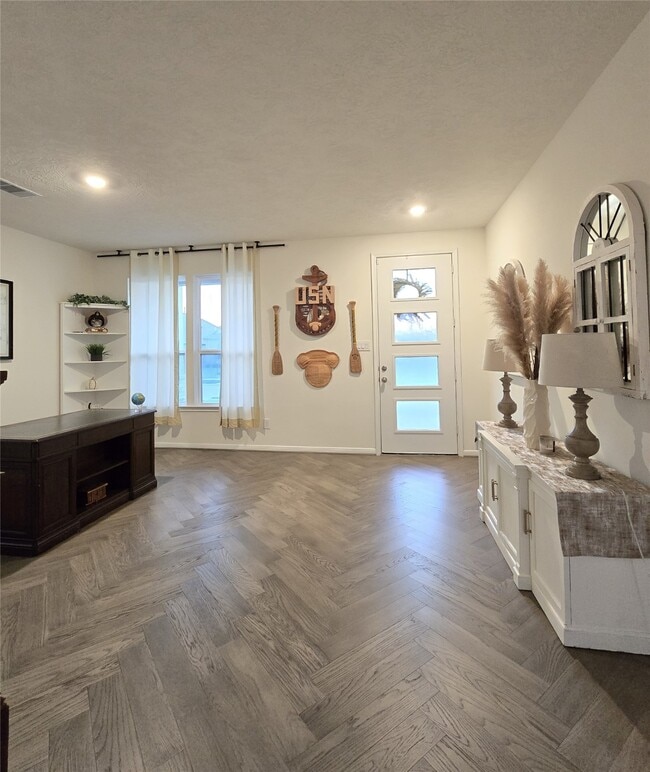 Building Photo - 15330 Silver Breeze Ln