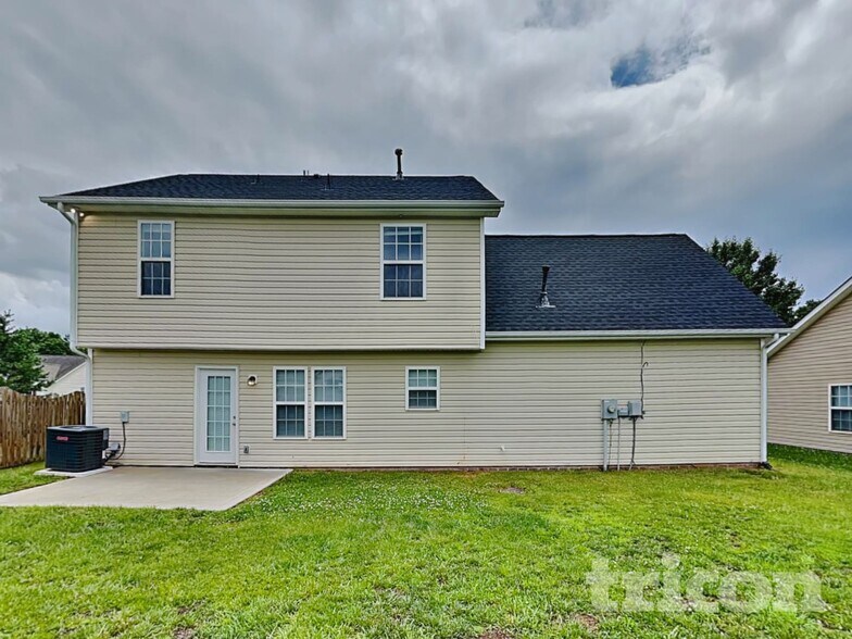 Building Photo - 106 Newport Dr