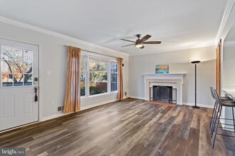 Building Photo - 6800 Melrose Dr