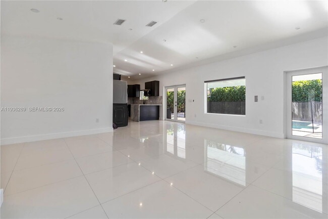 Building Photo - 9978 SW 152nd Terrace