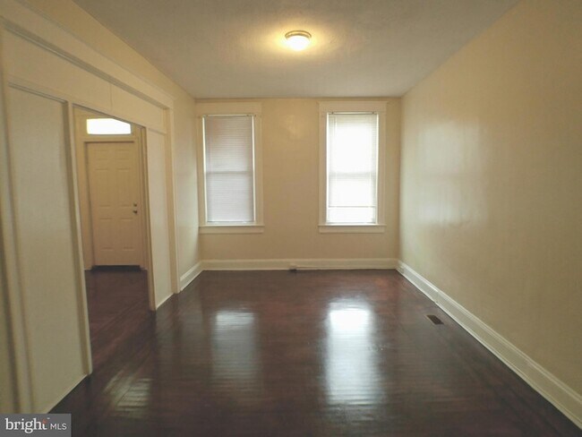 Primary Photo - 3509 W Franklin St