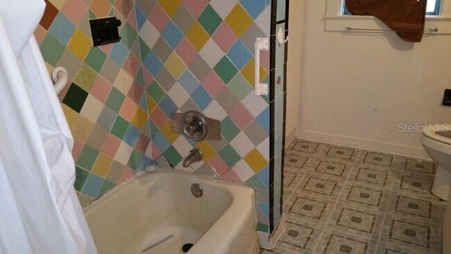 Building Photo - Cozy 3 bedroom, 1 bath for rent near downt...