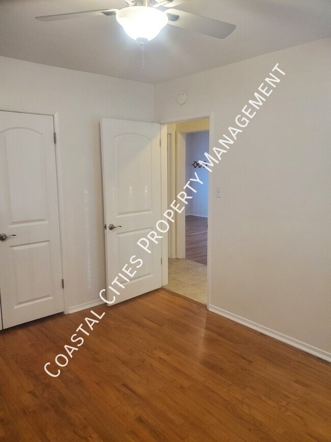 Building Photo - 4408 Ostrom Ave