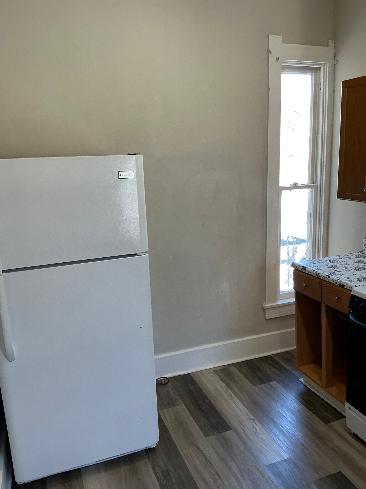 Building Photo - 61 1/2 S 15th St