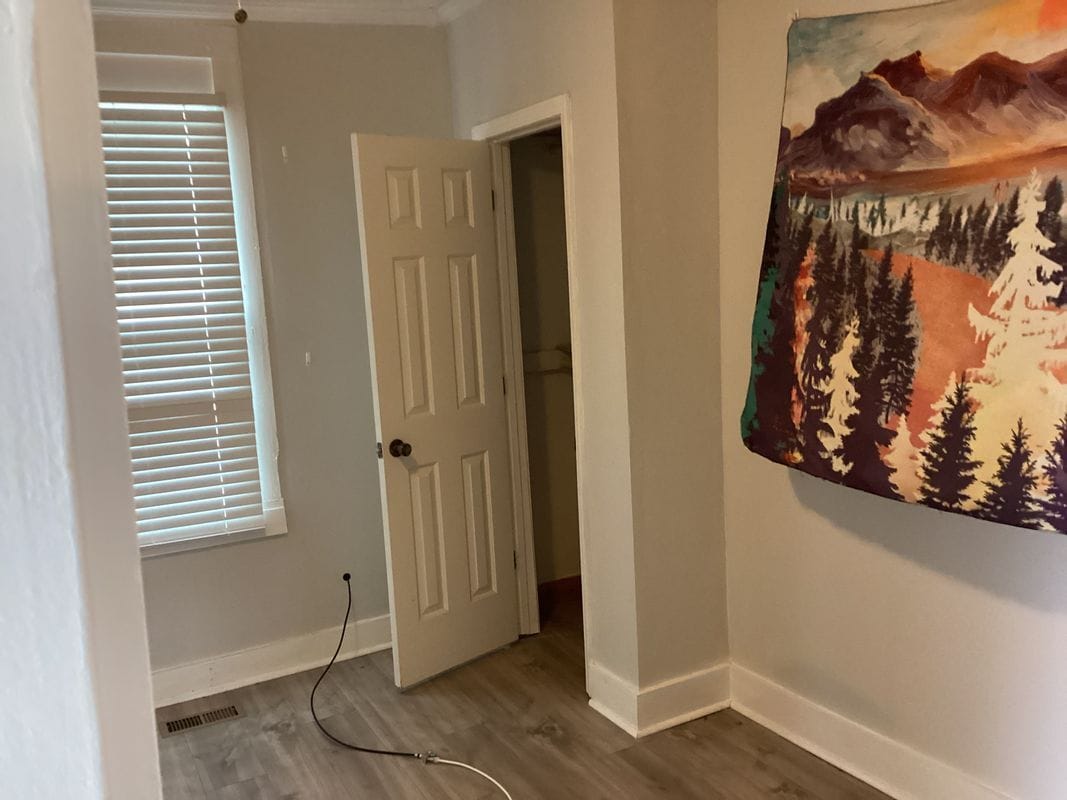 Building Photo - 1050 N Clarke St