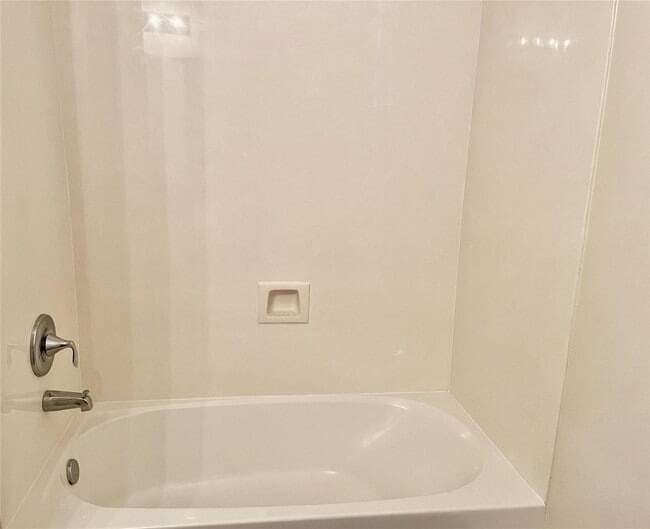 Building Photo - 17810 Serene Shore Dr