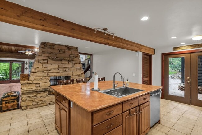 Building Photo - Luxury Mountain Home in Thaynes Canyon