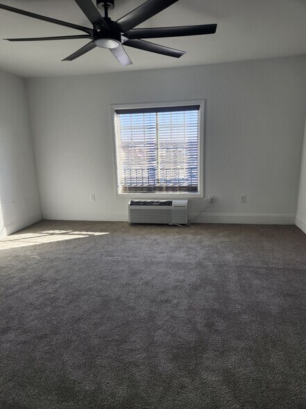 Building Photo - 2 Grove St