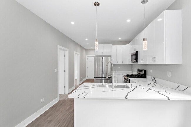 Building Photo - 1407 S 59th Ct