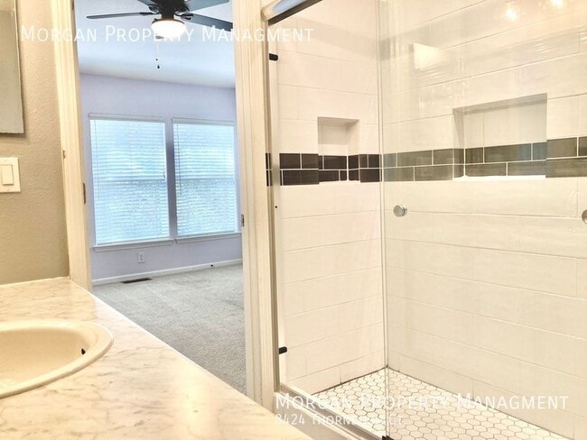 Building Photo - 8424 Thornbush Ct