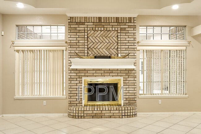 Building Photo - 1309 Summerfield Ln