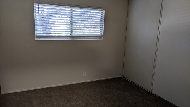 Building Photo - 2212 Blake St
