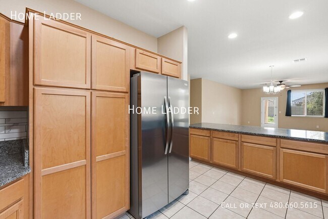 Building Photo - 4971 E Sunstone Dr