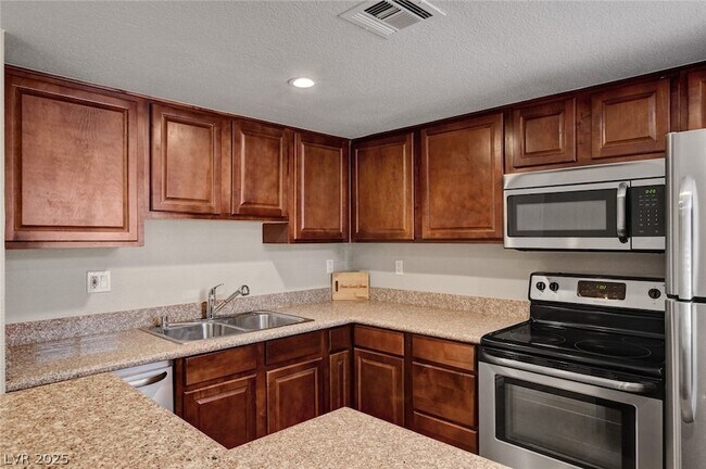 Building Photo - 5240 Indian River Dr