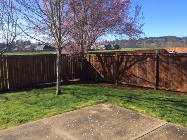 Building Photo - 2285 NW McGarey Dr