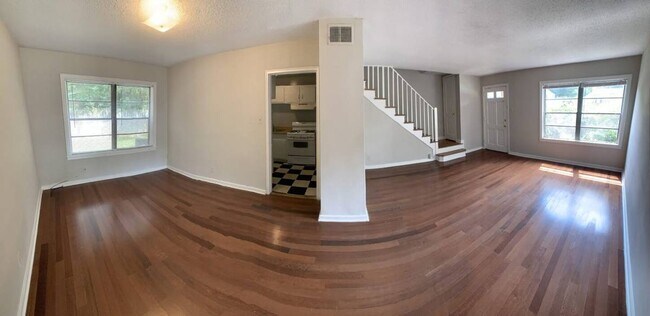 Building Photo - 1660 Valley Ave