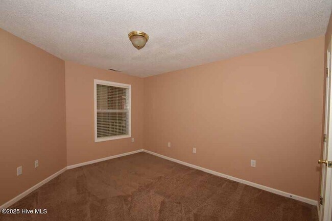 Building Photo - 1122 Turtle Creek Rd