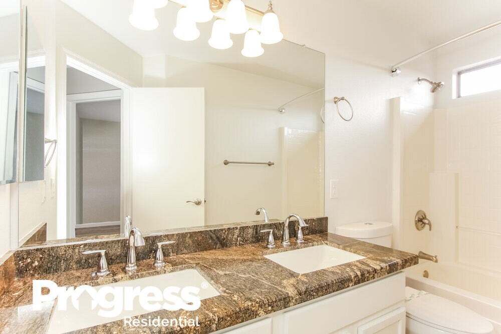 Building Photo - 17183 N 53rd Ave