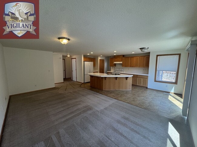 Building Photo - 1614 N Falcon Dr
