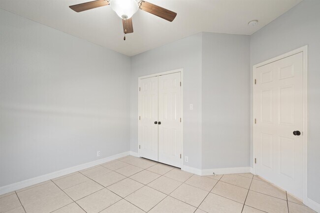 Building Photo - 206 Saddle Blanket