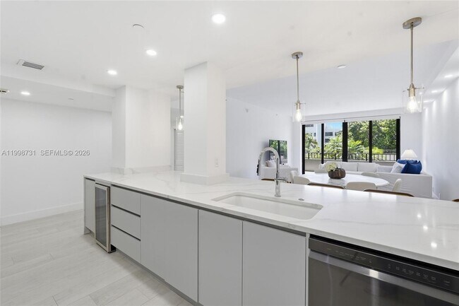 Building Photo - 251 Crandon Blvd