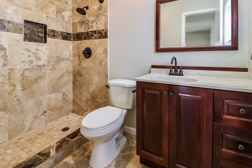 Building Photo - 706 Hazy Meadow Ct