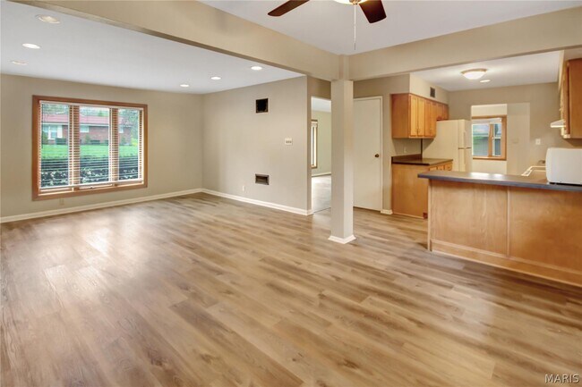 Building Photo - 3 Pem Rd