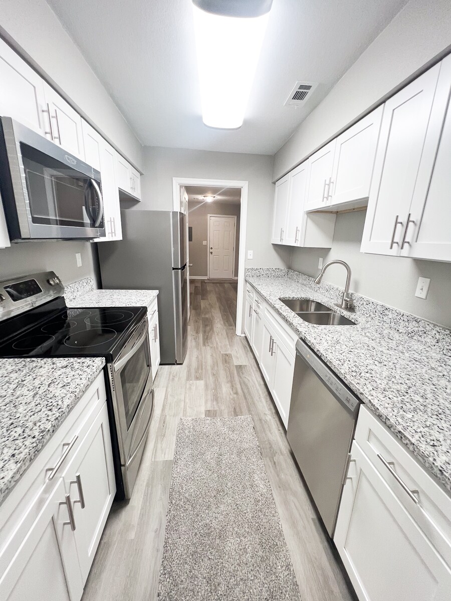 Building Photo - 6021 Camellia Dr