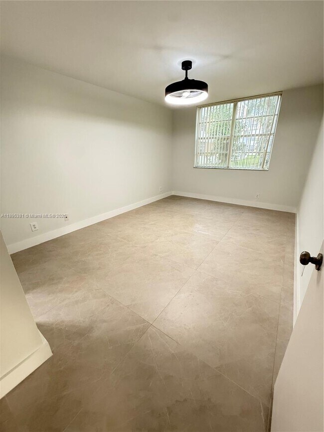 Primary Photo - 8318 NW 24th St