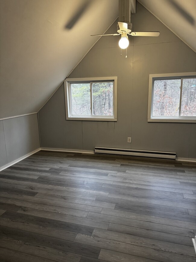 Building Photo - 149 Hemlock Ln