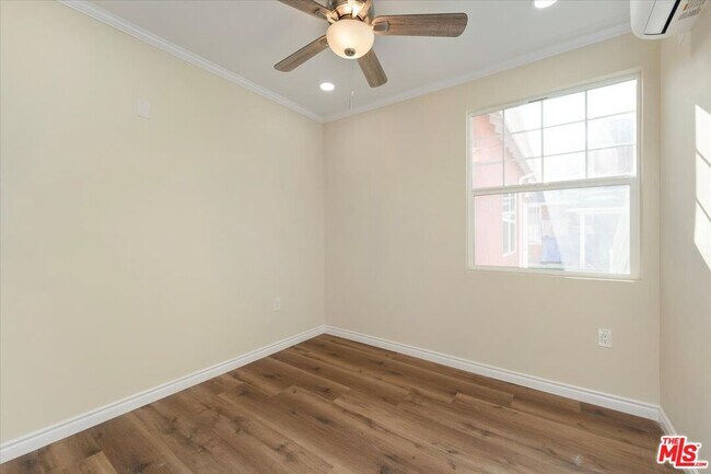 Building Photo - 2207 W 20th St