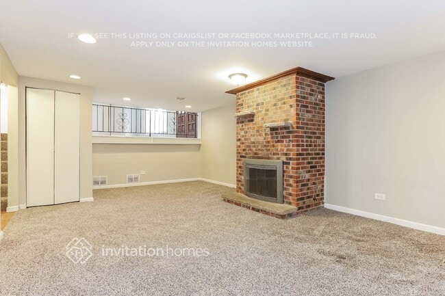 Building Photo - 9922 S 86th Ave