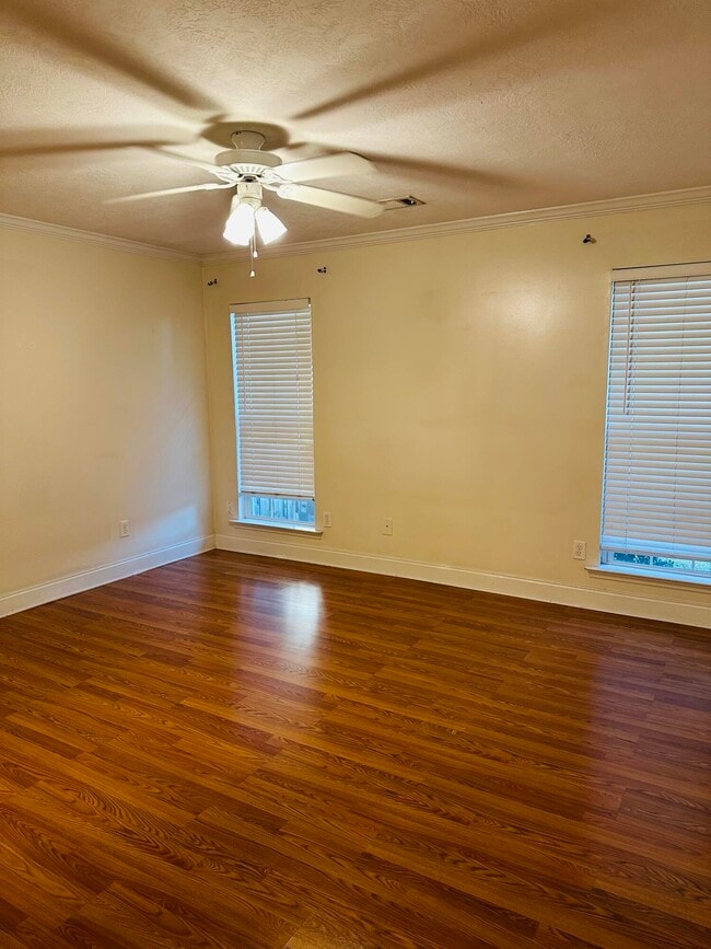 Building Photo - 954 Bryan Cir