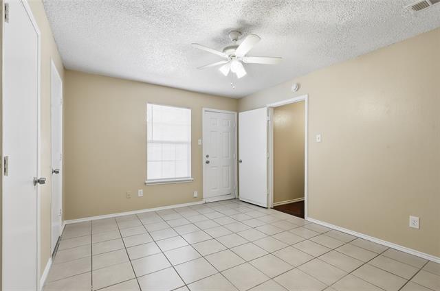 Building Photo - 3416 Colonial Dr