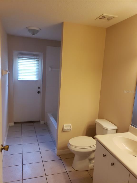 Building Photo - 41 Patchogue Ln