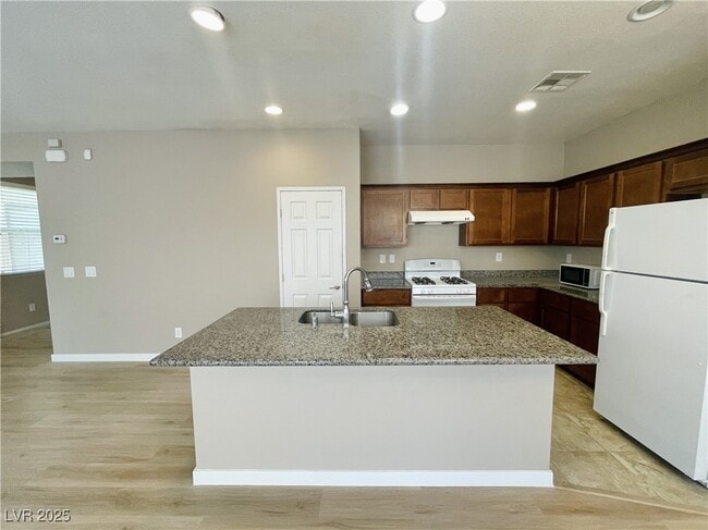 Building Photo - 5358 Panaca Spring St