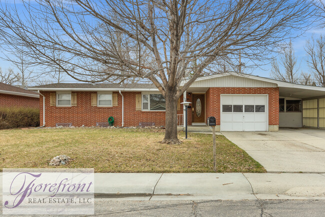 Primary Photo - 139 Marigold St
