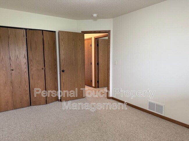 Building Photo - 2580 5th St W