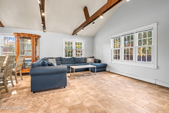 Building Photo - 72 Whalepond Rd