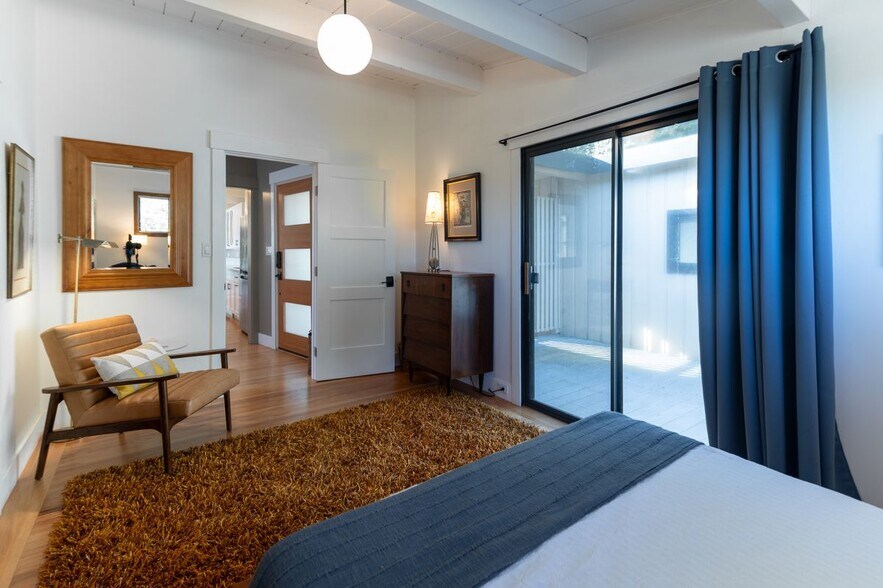 Building Photo - 1560 Ronne Dr