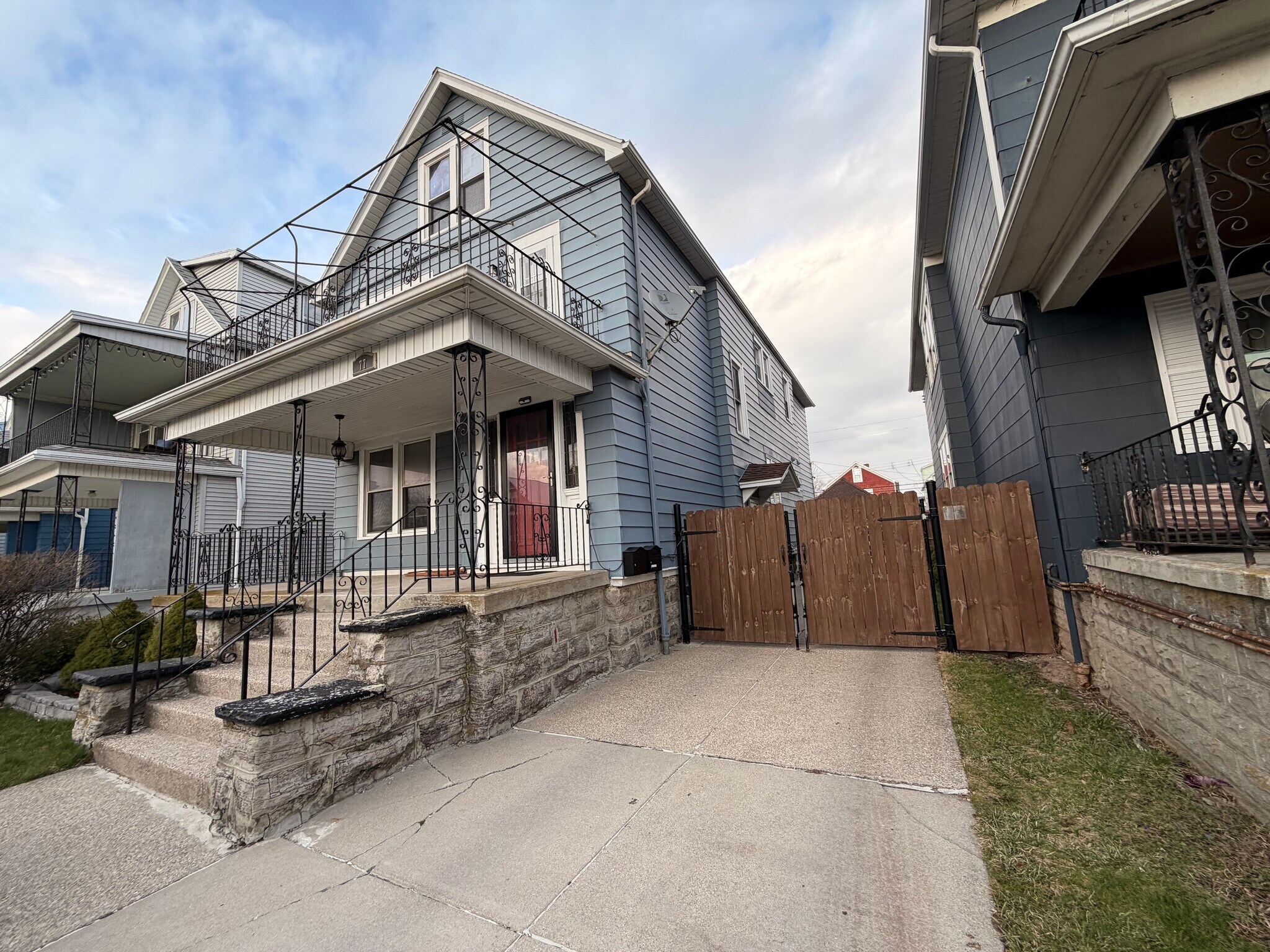 Building Photo - 77 Lovering Ave