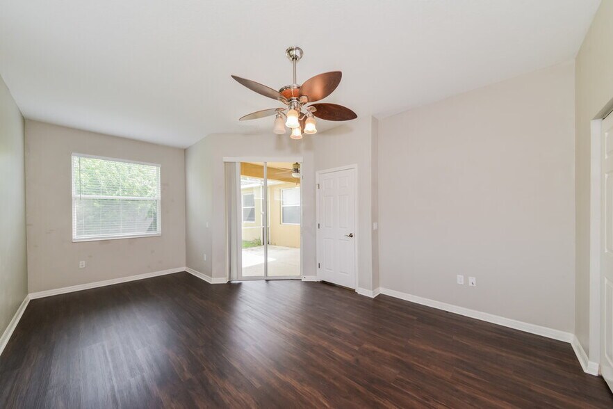 Building Photo - 5412 Lexington Dr
