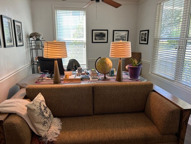 Building Photo - Fully Furnished: Stunning 3 - Bedroom 2.5 - Bath Townhome - Mt. Pleasant, SC